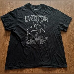 Led Zeppelin United States of America 1977 (Size XXL) Black T Shirt Reprint